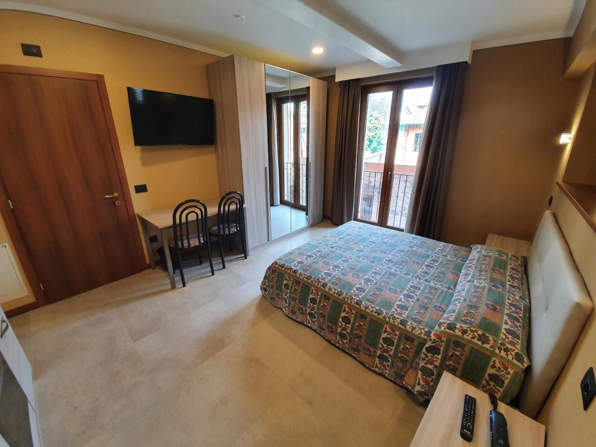 Azalea Rooms & Apartments Domo 3 5 Baveno Luaran gambar